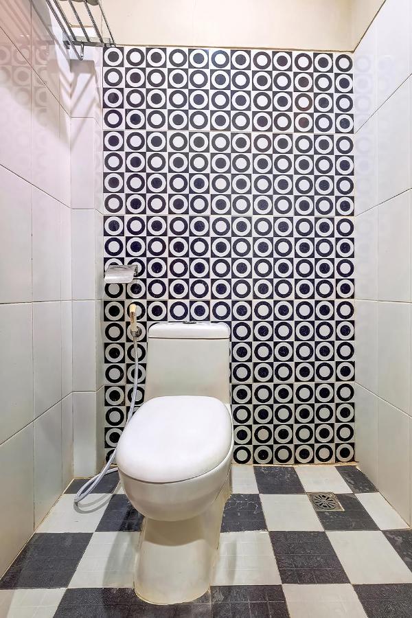 Oyo Flagship 3726 Tembok Batu Residence Tugu Екстериор снимка